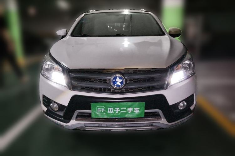Used Venucia T70 2016 2.0L CVT Smart Choice Edition Front