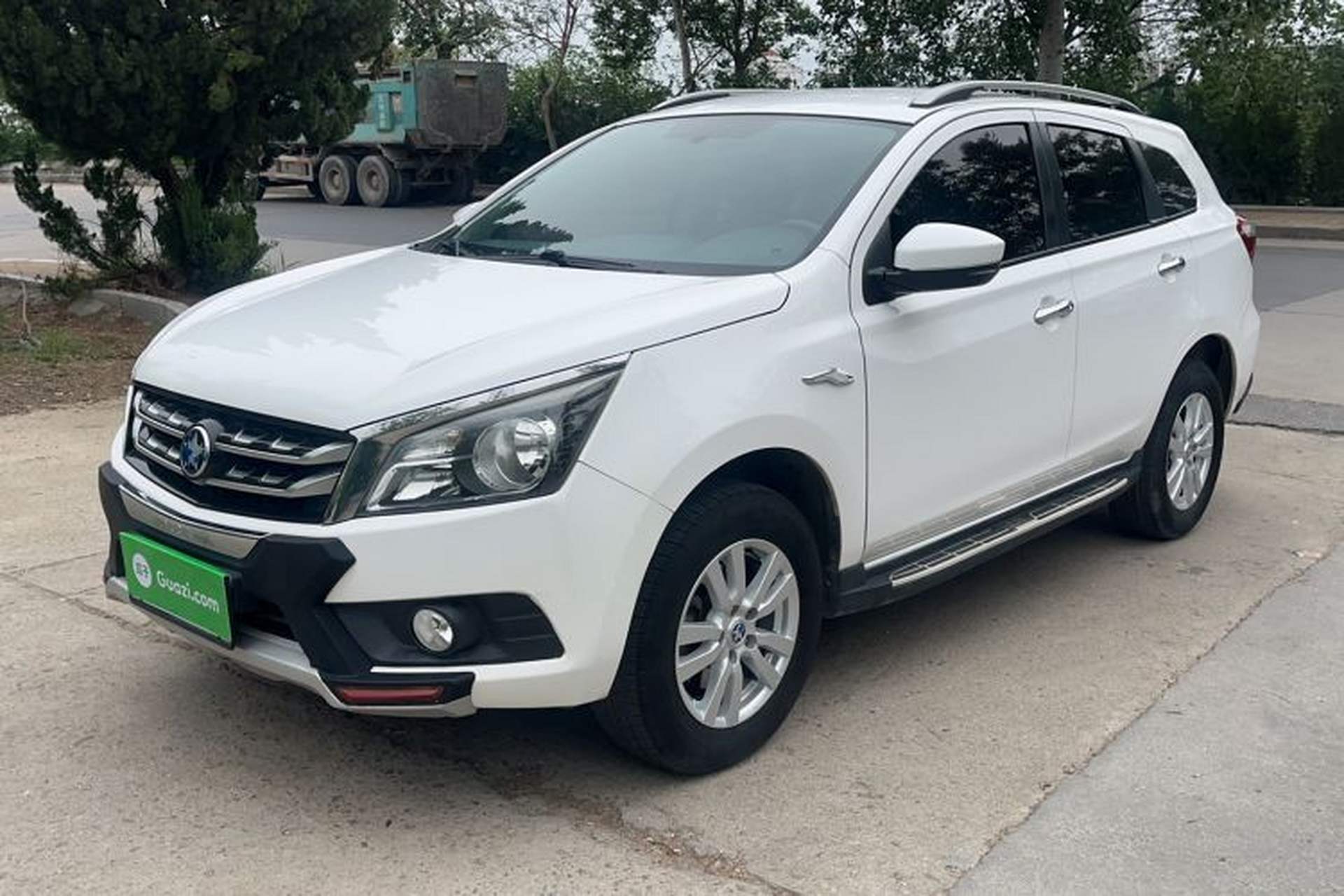 Used Venucia T70 2016 2.0L CVT Smart Choice Edition Front Left 45 Deg