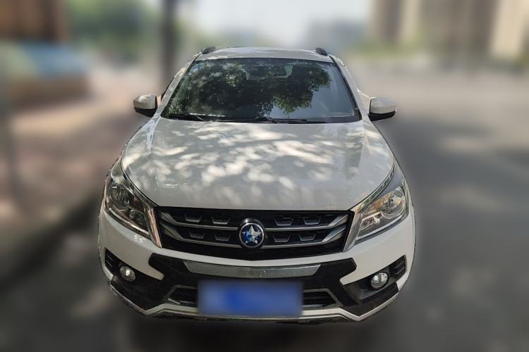 Used Venucia T70 2016 1.6L Manual Ruixing Edition Front