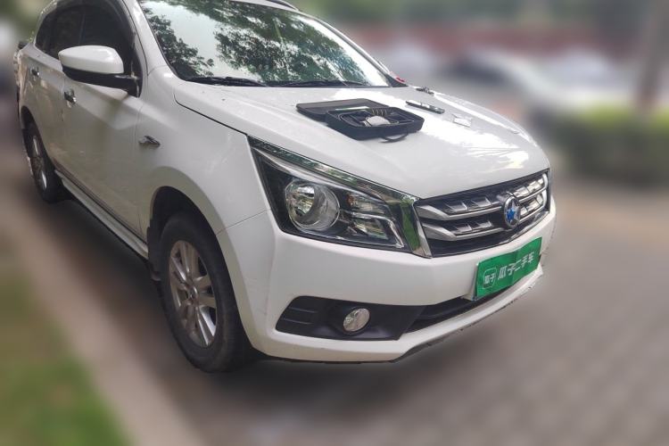 Used Venucia T70 2016 2.0L CVT Smart Choice Edition Front Right 45 Deg