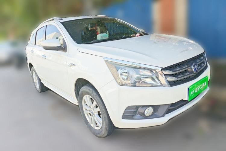 Used Venucia T70 2016 2.0L CVT Smart Choice Edition Front Right 45 Deg