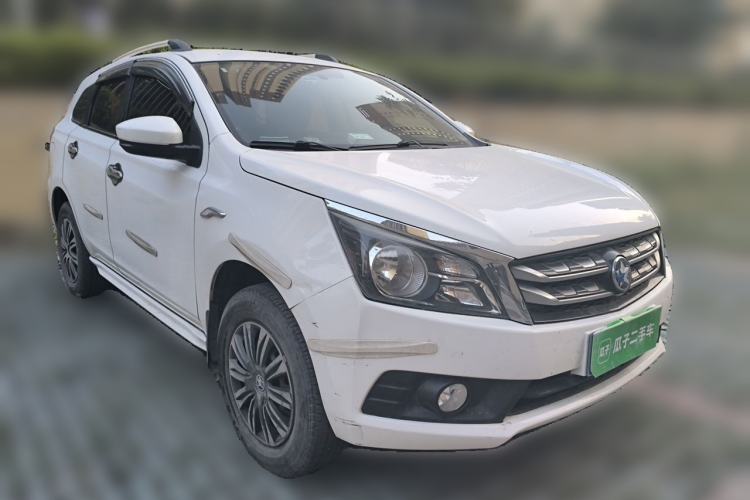 Used Venucia T70 2016 1.6L Manual Ruixing Edition Front Right 45 Deg