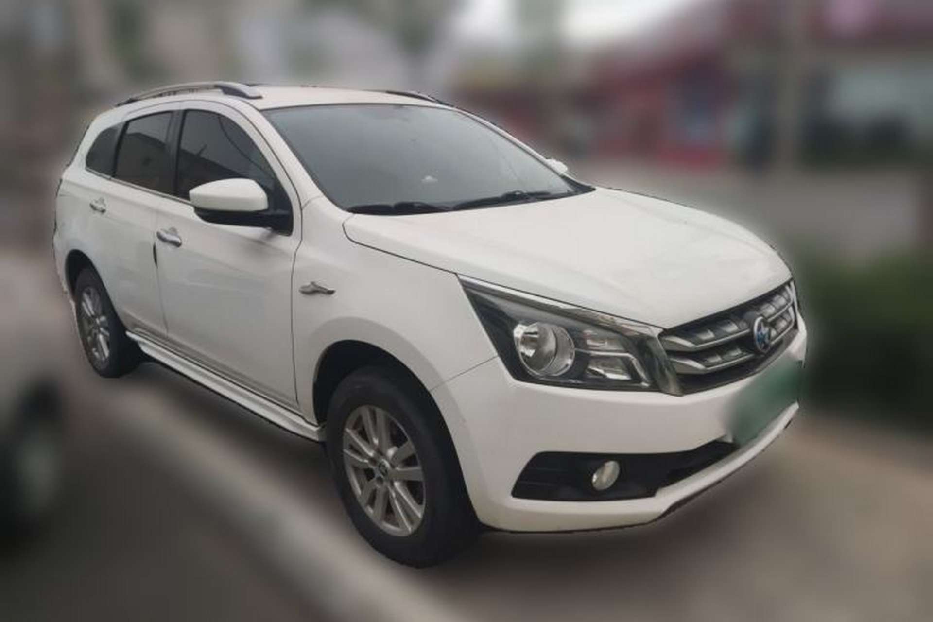 Used Venucia T70 2016 2.0L CVT Smart Choice Edition Front Right 45 Deg