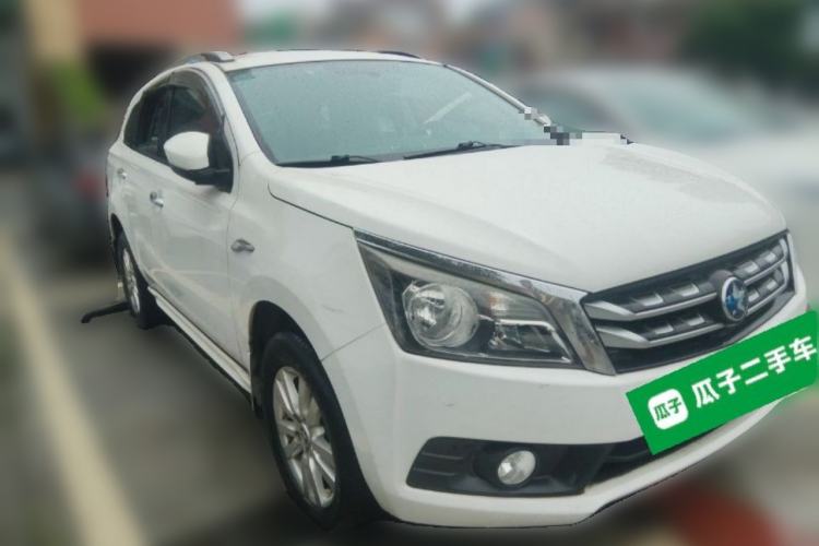 Used Venucia T70 2016 2.0L CVT Smart Choice Edition Front Right 45 Deg