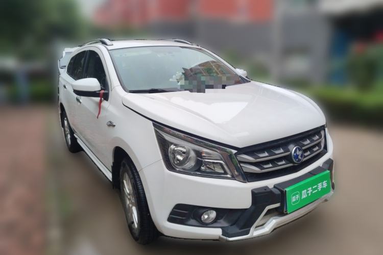 Used Venucia T70 2016 2.0L Manual RuiQu Version Front Right 45 Deg