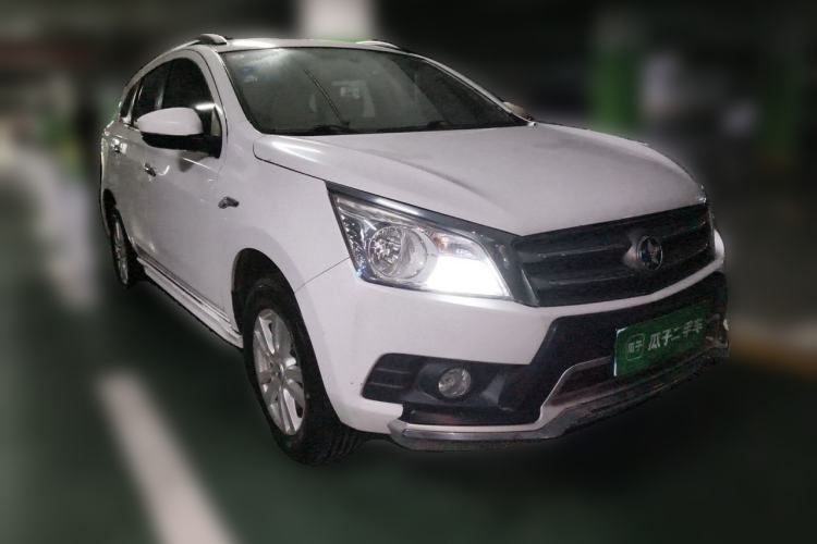 Used Venucia T70 2016 2.0L CVT Smart Choice Edition Front Right 45 Deg