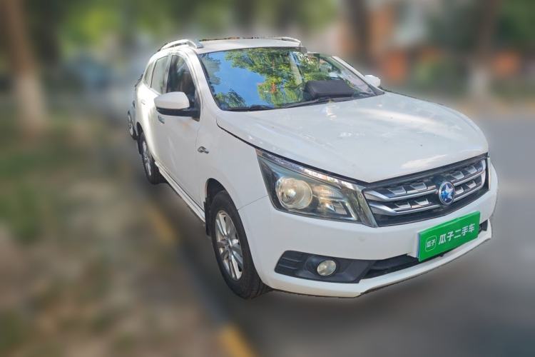 Used Venucia T70 2016 2.0L CVT Smart Choice Edition Front Right 45 Deg