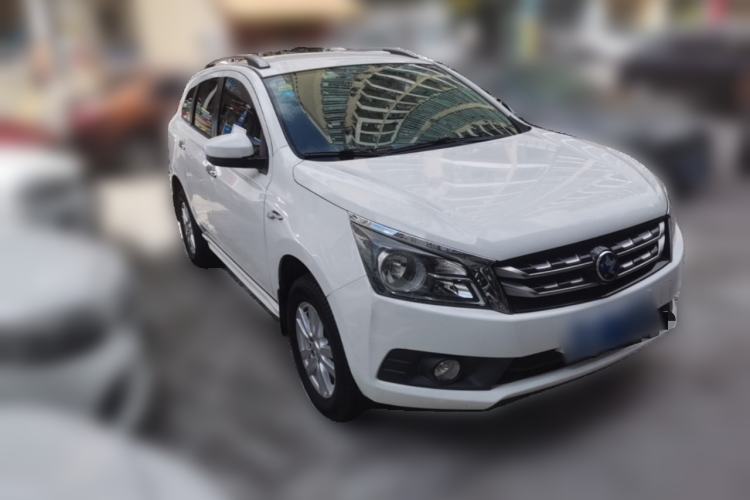 Used Venucia T70 2016 2.0L CVT Smart Choice Edition Front Right 45 Deg