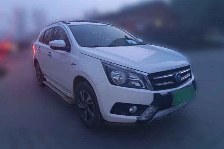 Used Venucia T70 2016 1.6L Manual Ruixing Edition Front Right 45 Deg