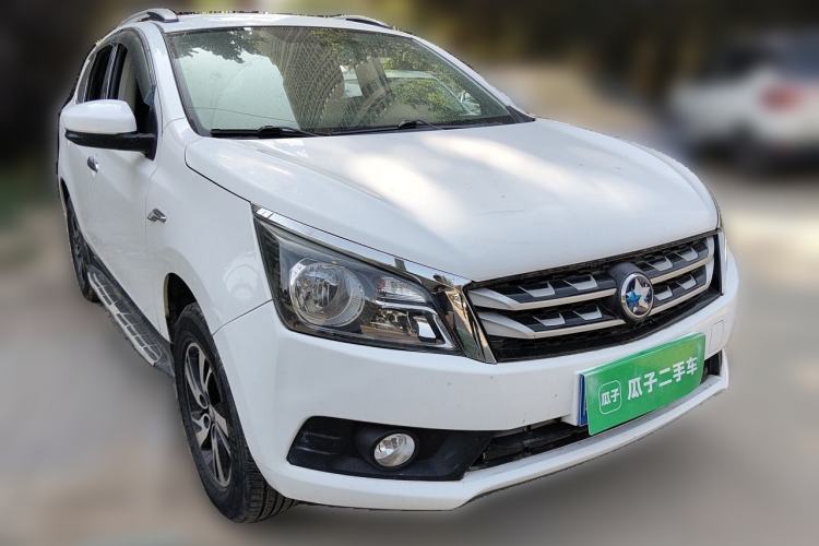 Used Venucia T70 2016 1.6L Manual Ruixing Edition Front Right 45 Deg