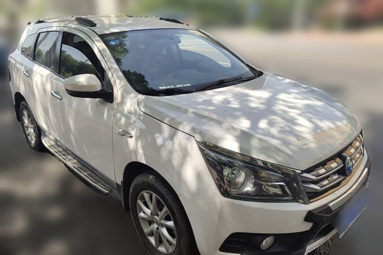 Used Venucia T70 2016 1.6L Manual Ruixing Edition Front Right 45 Deg