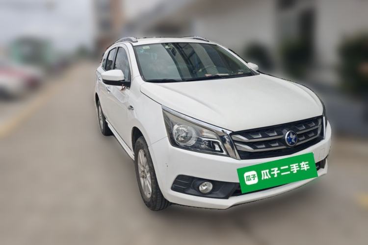 Used Venucia T70 2016 2.0L CVT Smart Choice Edition Front Right 45 Deg