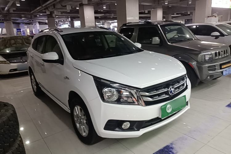 Used Venucia T70 2016 2.0L CVT Smart Choice Edition Front Right 45 Deg