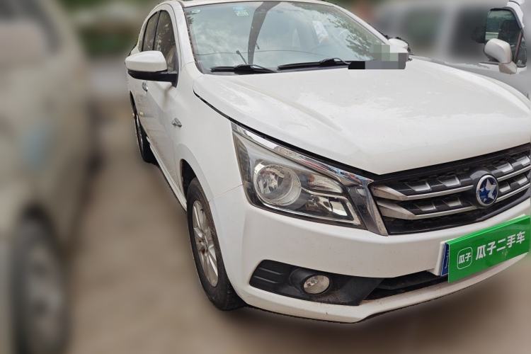 Used Venucia T70 2016 2.0L CVT Smart Choice Edition Front Right 45 Deg