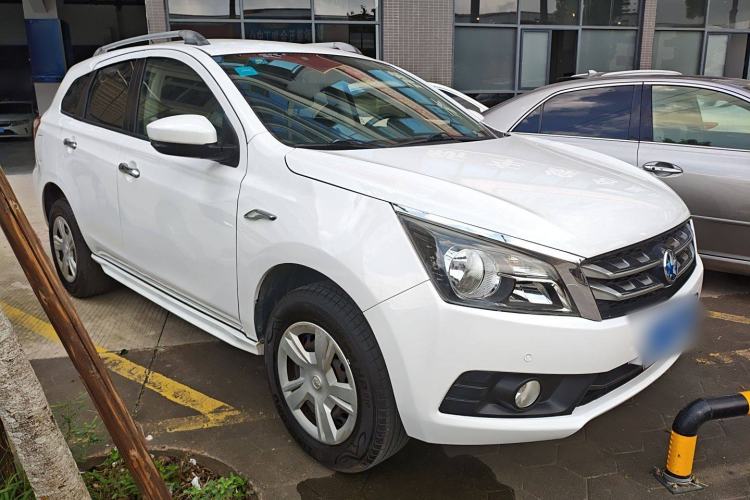 Used Venucia T70 2016 1.6L Manual Ruixing Edition Front Right 45 Deg