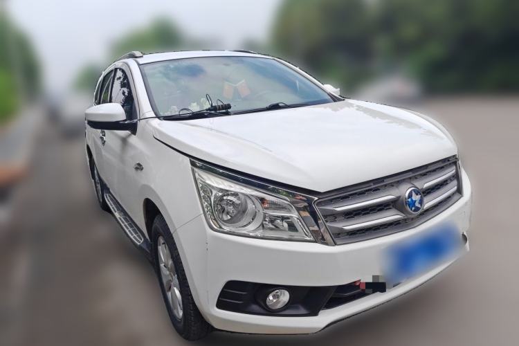 Used Venucia T70 2016 1.6L Manual Ruixing Edition Front Right 45 Deg