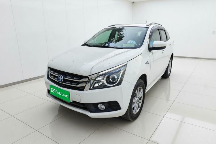 Used Venucia T70 2016 2.0L CVT Smart Edition Guazi used car, China used car export, Used car for sale, Used Venucia cars, Cheapest cars for sale
