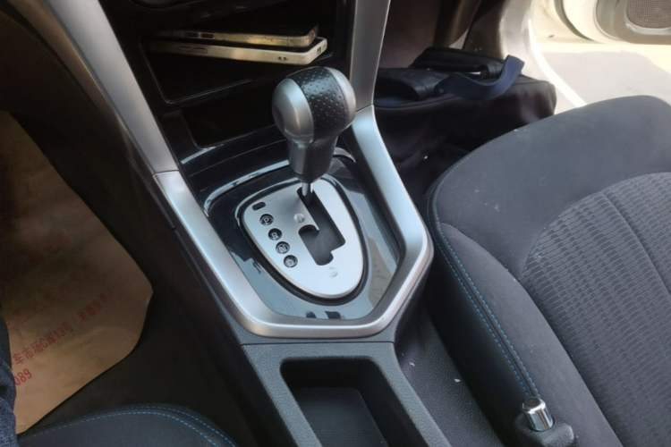 Used Venucia T70 2016 2.0L CVT Smart Choice Edition Gear Lever