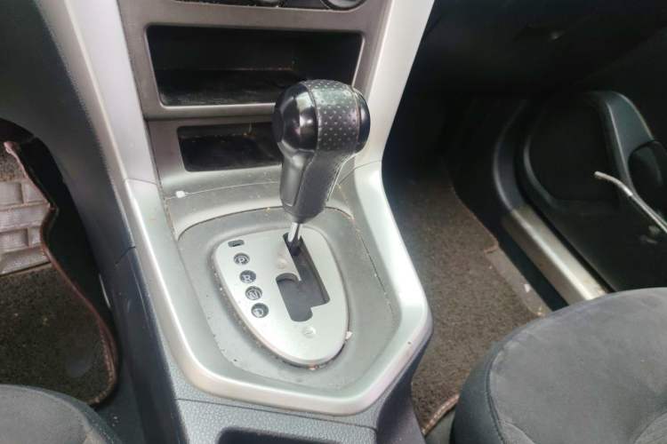 Used Venucia T70 2016 2.0L CVT Smart Choice Edition Gear Lever