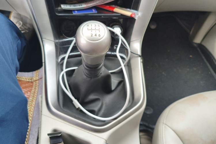 Used Venucia T70 2016 2.0L Manual RuiXiang Edition Gear Lever