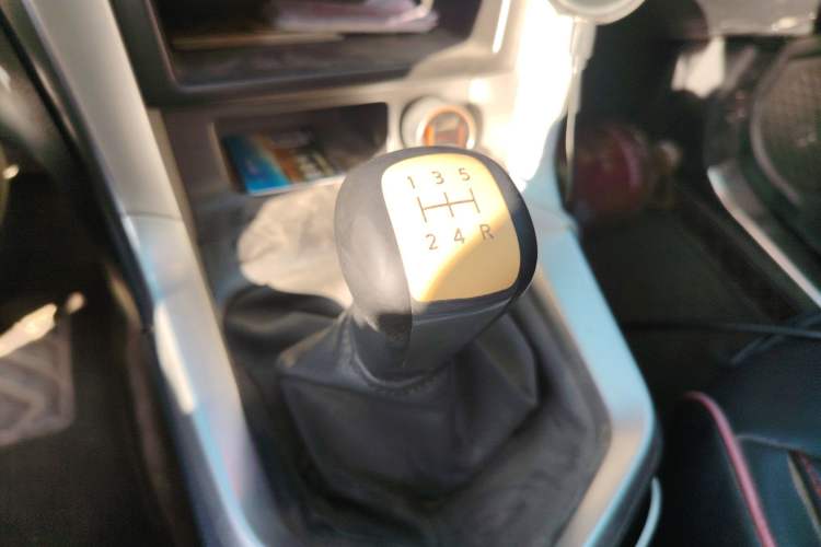 Used Venucia T70 2016 1.6L Manual Ruixing Edition Gear Lever
