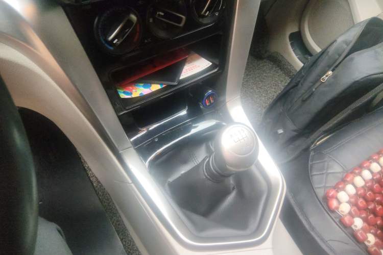 Used Venucia T70 2016 2.0L Manual RuiQu Version Gear Lever