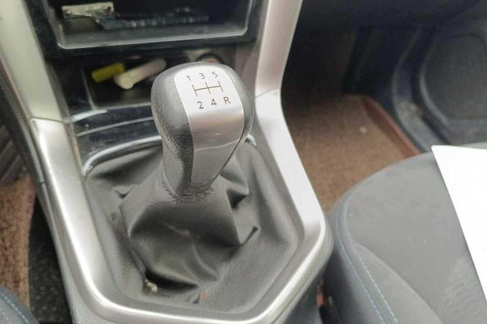 Used Venucia T70 2016 1.6L Manual Ruixing Edition Gear Lever