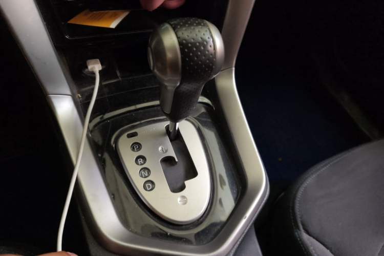 Used Venucia T70 2016 2.0L CVT Smart Edition Gear Lever