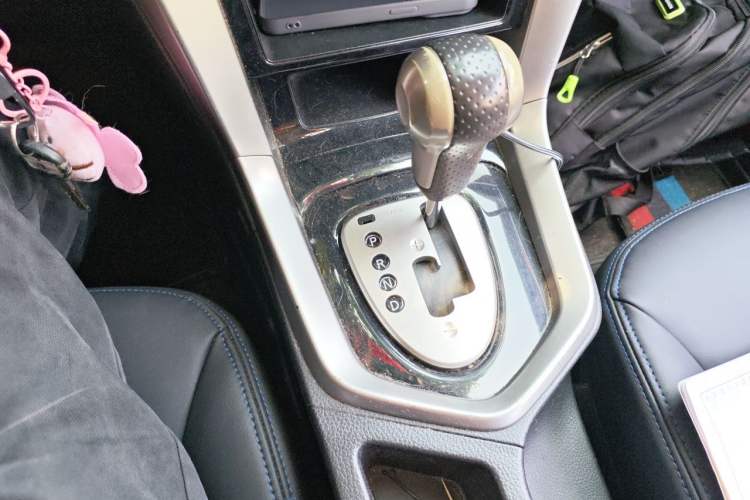 Used Venucia T70 2016 2.0L CVT Smart Choice Edition Gear Lever