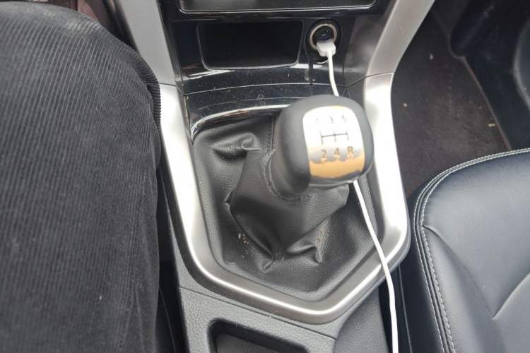 Used Venucia T70 2016 1.6L Manual Ruixing Edition Gear Lever