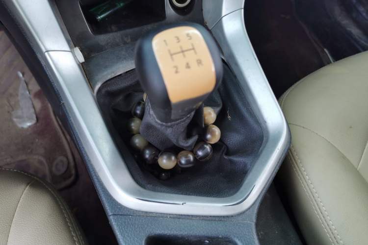 Used Venucia T70 2016 1.6L Manual Ruixing Edition Gear Lever