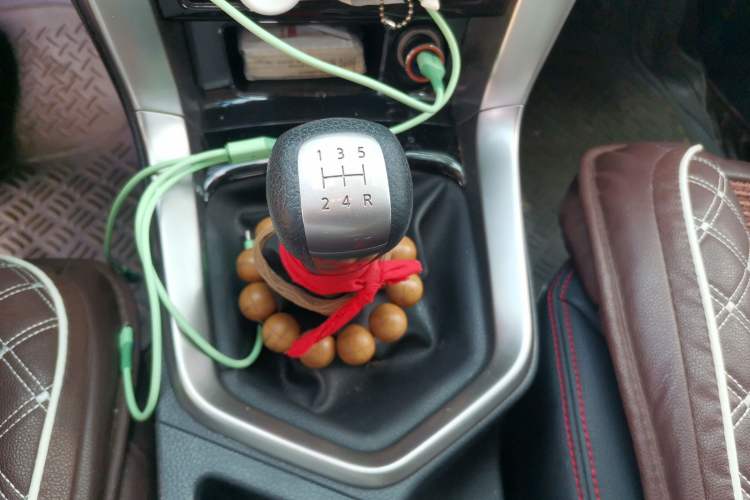 Used Venucia T70 2016 1.6L Manual Ruixing Edition Gear Lever