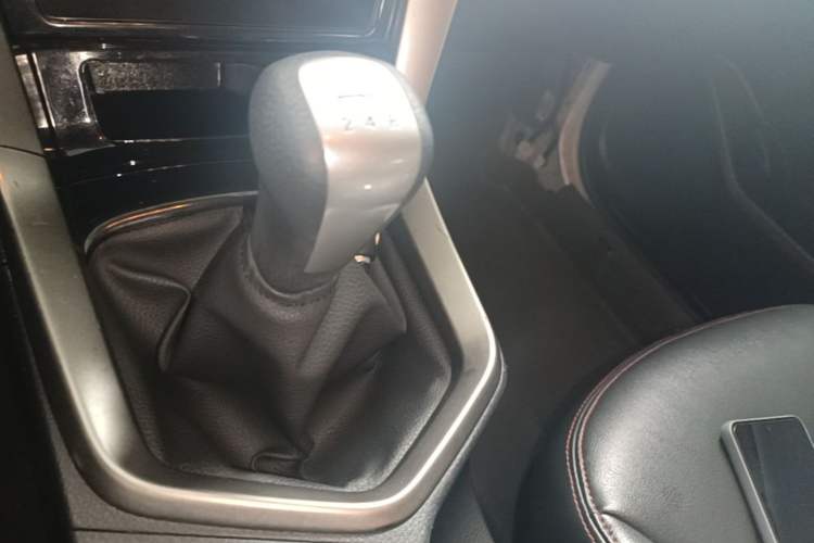 Used Venucia T70 2016 1.6L Manual Ruixing Edition Gear Lever