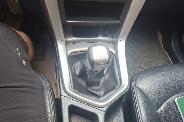 Used Venucia T70 2016 1.6L Manual Ruixing Edition Gear Lever
