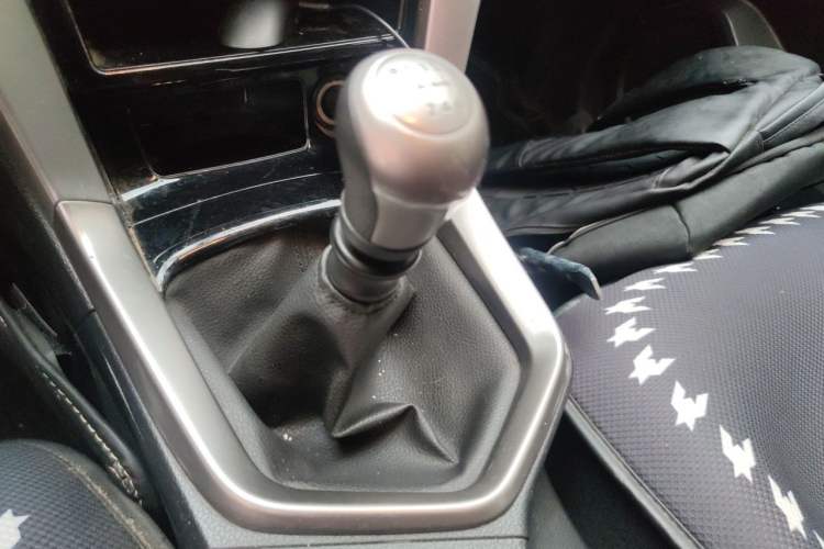 Used Venucia T70 2016 2.0L Manual RuiQu Version Gear Lever