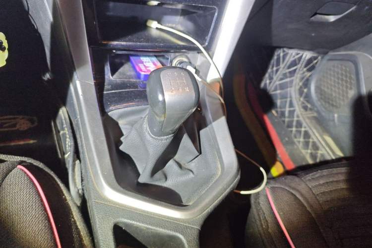 Used Venucia T70 2016 1.6L Manual Ruixing Edition Gear Lever