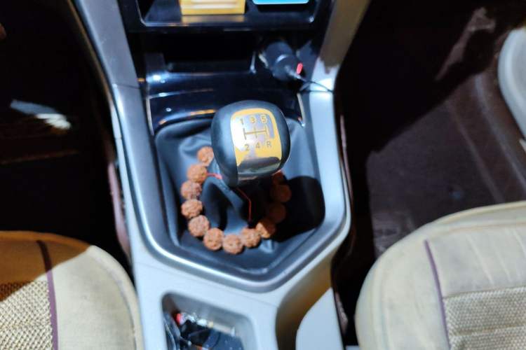 Used Venucia T70 2016 1.6L Manual Ruixing Edition Gear Lever
