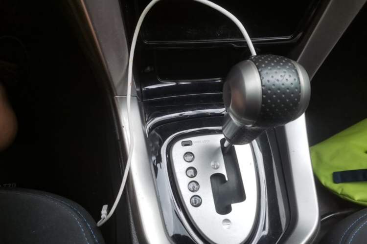 Used Venucia T70 2016 2.0L CVT Smart Choice Edition Gear Lever