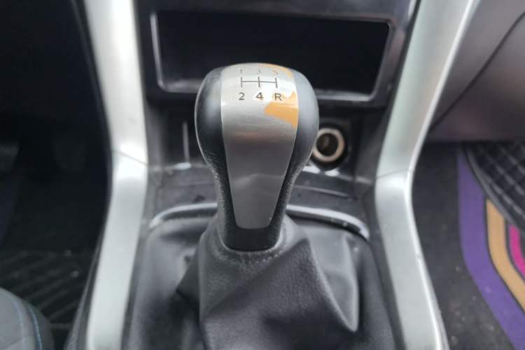 Used Venucia T70 2016 1.6L Manual Ruixing Edition Gear Lever