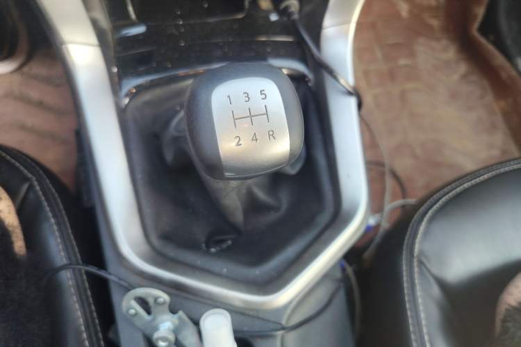 Used Venucia T70 2016 1.6L Manual Ruixing Edition Gear Lever
