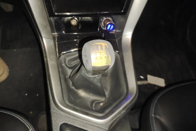 Used Venucia T70 2016 1.6L Manual Ruixing Edition Gear Lever