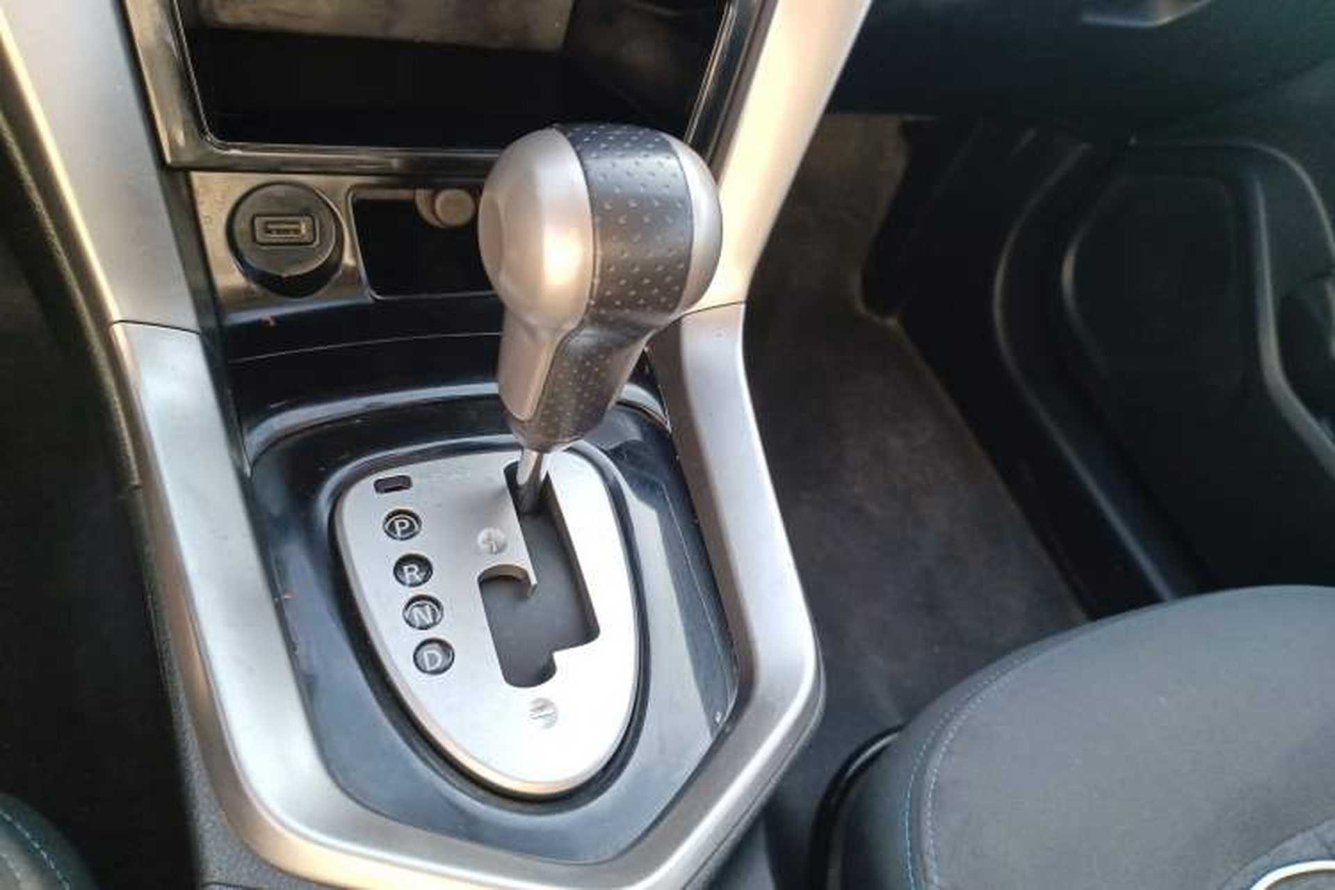 Used Venucia T70 2016 2.0L CVT Smart Edition Gear Lever