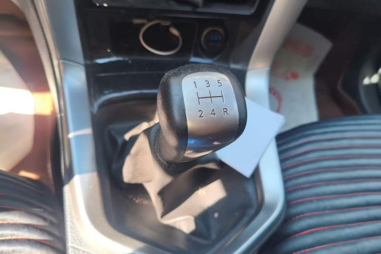Used Venucia T70 2016 1.6L Manual Ruixing Edition Gear Lever