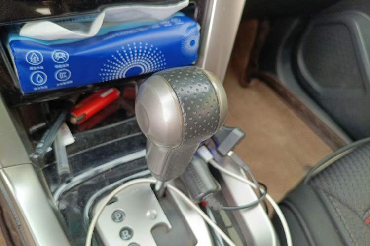 Used Venucia T70 2016 2.0L CVT Smart Choice Edition Gear Lever