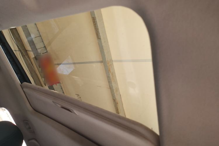 Used Venucia T70 2016 2.0L CVT Smart Edition Headliner
