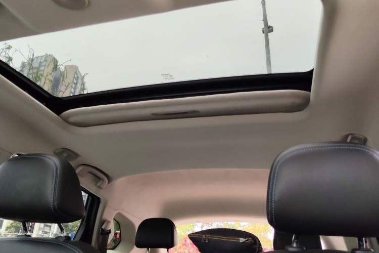 Used Venucia T70 2016 2.0L Manual RuiXiang Edition Headliner