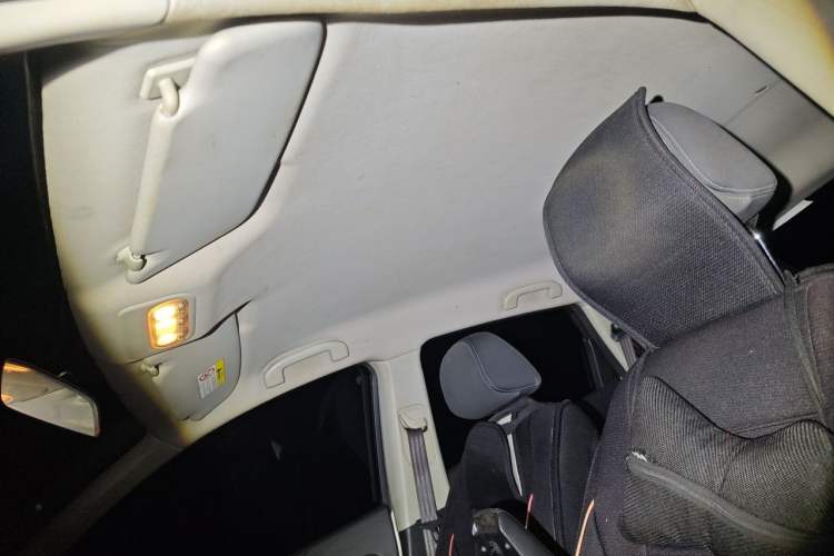 Used Venucia T70 2016 1.6L Manual Ruixing Edition Headliner