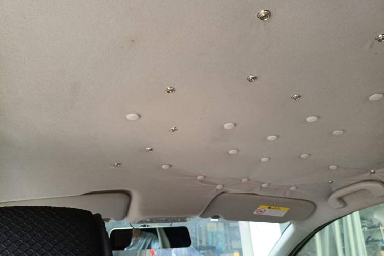 Used Venucia T70 2016 2.0L CVT Smart Choice Edition Headliner
