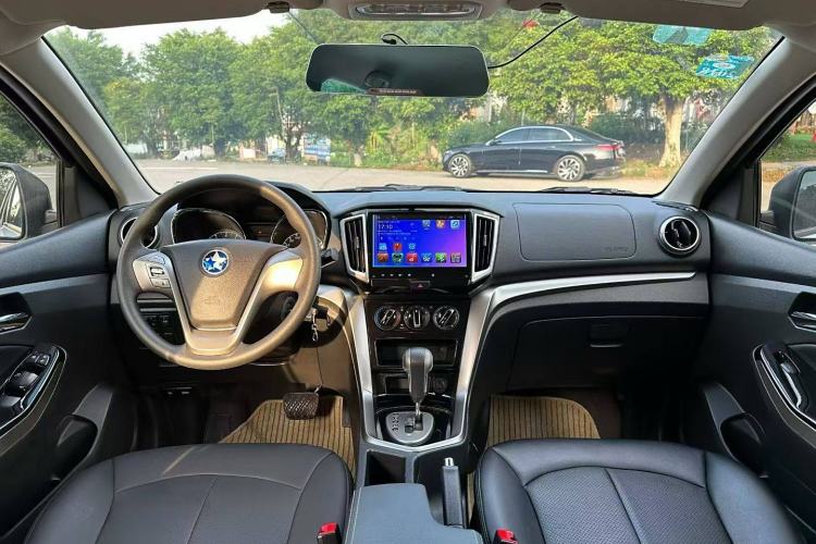 Used Venucia T70 2016 2.0L CVT Smart Choice Edition Interior 1