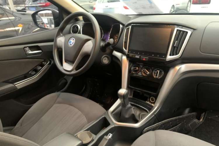 Used Venucia T70 2016 1.6L Manual Ruixing Edition Interior 1